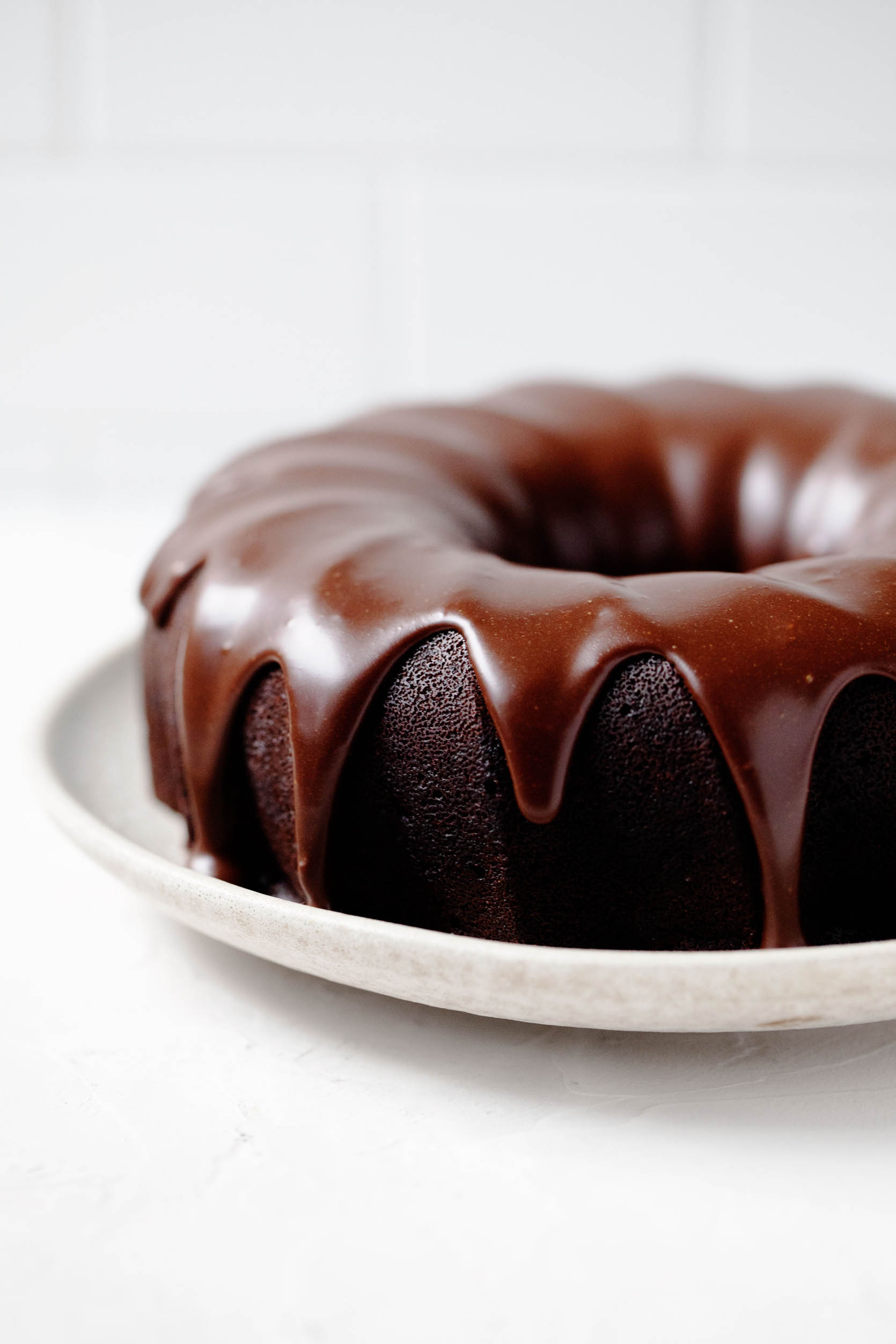 Moist, vegan Chocolate Cherry Bundt Cake - Zucker&Jagdwurst